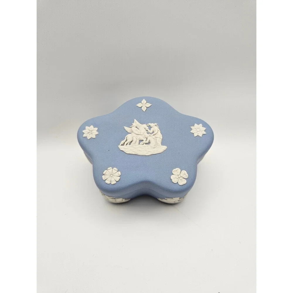 Vtg Wedgwood Blue Jasperware Star Shape Trinket Box, Goddesses w/Pegasus